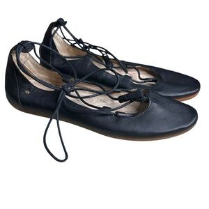 Pikolinos "Bora Bora" Ballet Flat in Black. Size 41